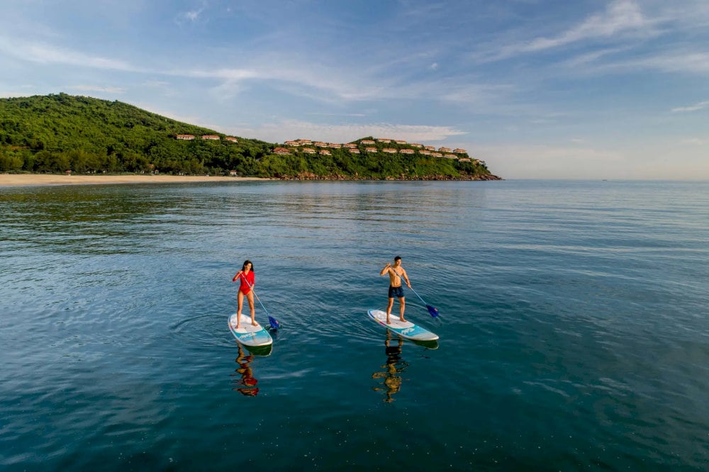 Several beachside vendors and hotels in Lang Co offer services like jet-skiing, banana boat rides, kayaking, and stand-up paddleboarding